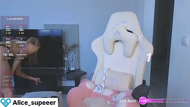 Snapshot of Alice_super_ chatting on 10.16.25 Alice super  online show from 10.16.25