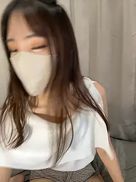 Snapshot of riri__nyan_o0 chatting on 10.08.25 riri nyan o0 online show from 10.08.25