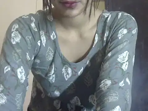 Snapshot of Nura7 chatting on 05.05.26 Nura7 online show from 05.05.26