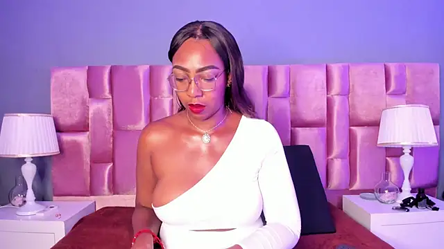 Snapshot of _analyy_ chatting on 09.15.25  analyy  online show from 09.15.25