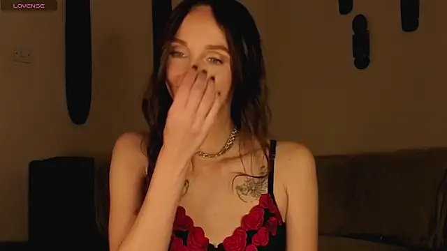 Snapshot of xSweetMissx chatting on 09.17.25 xSweetMissx online show from 09.17.25