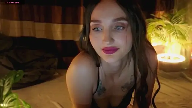 Snapshot of xSweetMissx chatting on 09.28.25 xSweetMissx online show from 09.28.25