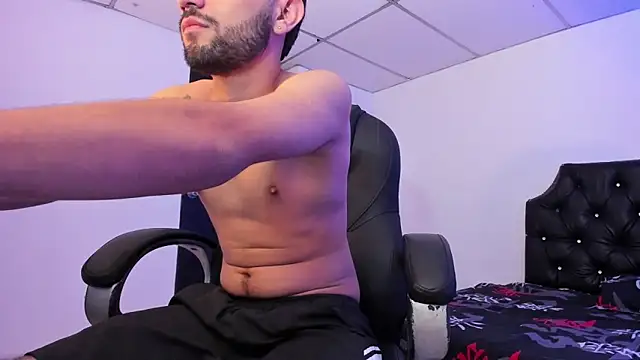 Snapshot of Jeremyy_Boy chatting on 10.15.25 Jeremyy Boy online show from 10.15.25