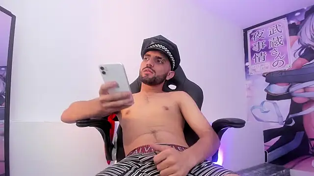 Snapshot of Jeremyy_Boy chatting on 10.19.25 Jeremyy Boy online show from 10.19.25