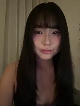 Snapshot of 77momomo chatting on 05.19.26 77momomo online show from 05.19.26
