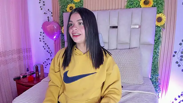 Snapshot of Jade_Nmm chatting on 09.25.25 Jade Nmm online show from 09.25.25