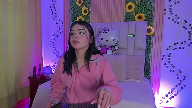 Snapshot of Jade_Nmm chatting on 10.01.25 Jade Nmm online show from 10.01.25