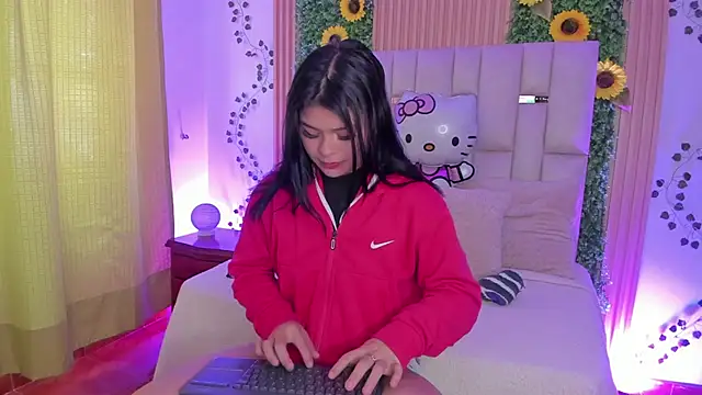 Snapshot of Jade_Nmm chatting on 10.06.25 Jade Nmm online show from 10.06.25