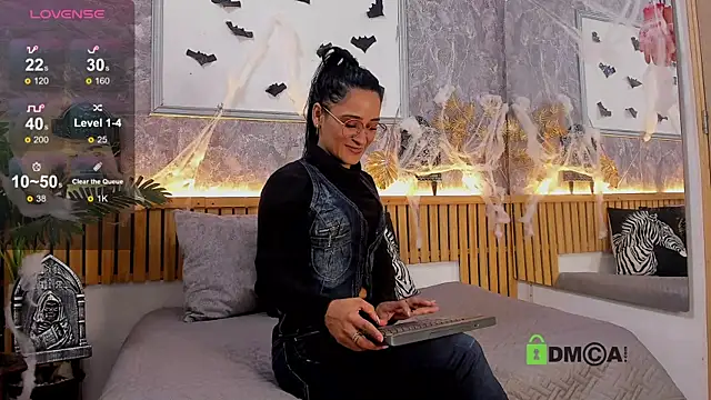 princequinn  online show from 10.13.25