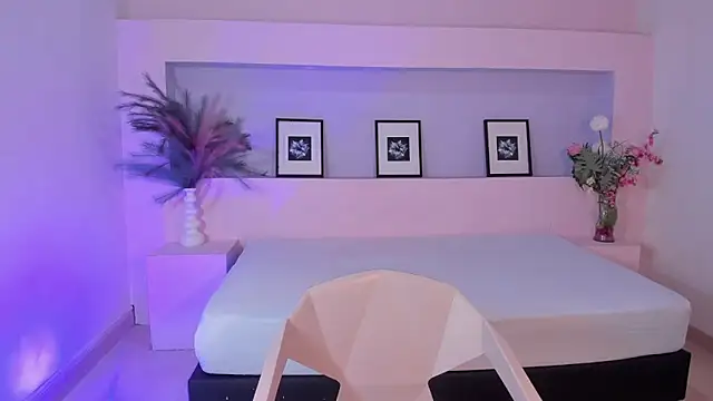 MiaLux5 online show from 09.08.25