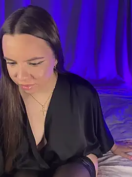 Chloe loo online show from 10.01.25