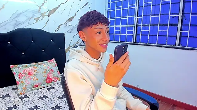 owen sexy25 online show from 09.17.25