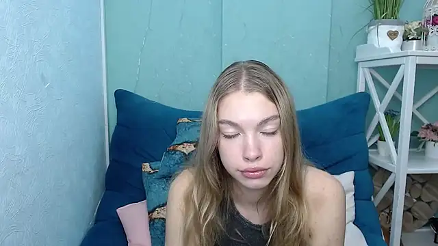 CassieDi online show from 09.11.25