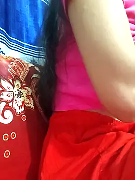 Snapshot of maya-Couple19 chatting on 11.01.25 maya-Couple19 online show from 11.01.25