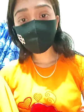 Snapshot of maya-Couple19 chatting on 11.10.25 maya-Couple19 online show from 11.10.25