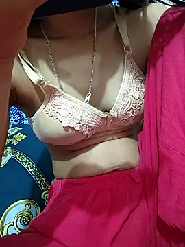 Snapshot of maya-Couple19 chatting on 11.22.25 maya-Couple19 online show from 11.22.25