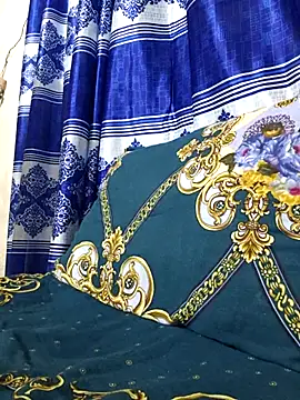 Snapshot of maya-Couple19 chatting on 11.23.25 maya-Couple19 online show from 11.23.25