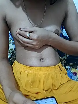 Snapshot of maya-Couple19 chatting on 11.26.25 maya-Couple19 online show from 11.26.25