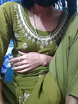 Snapshot of maya-Couple19 chatting on 12.20.25 maya-Couple19 online show from 12.20.25