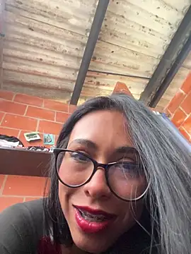 Snapshot of Emma__cumlovee chatting on 10.11.25 Emma  cumlovee online show from 10.11.25