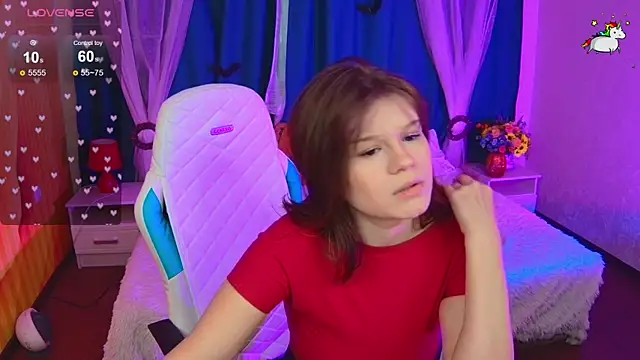 Snapshot of Lunamytrend chatting on 11.07.25 Lunamytrend online show from 11.07.25