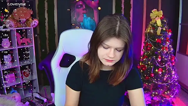 Snapshot of Lunamytrend chatting on 01.08.26 Lunamytrend online show from 01.08.26