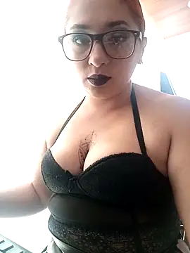 Snapshot of Mariana-94 chatting on 10.27.25 Mariana-94 online show from 10.27.25