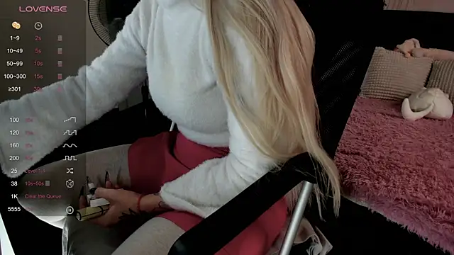 Kira Key online show from 12.20.25