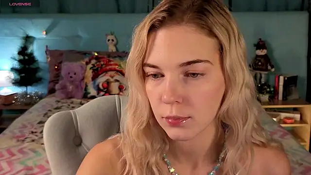 Aurora Bennet online show from 12.18.25