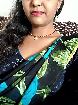 AnanyaKapoor89 online show from 09.17.25