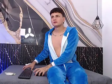 LiamCardona online show from 09.12.25