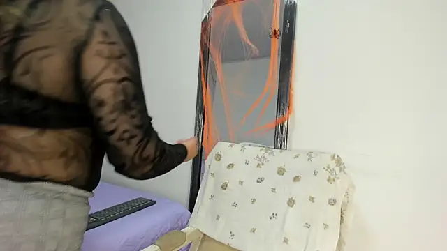 Snapshot of Vickysweeeettt chatting on 10.20.25 Vickysweeeettt online show from 10.20.25