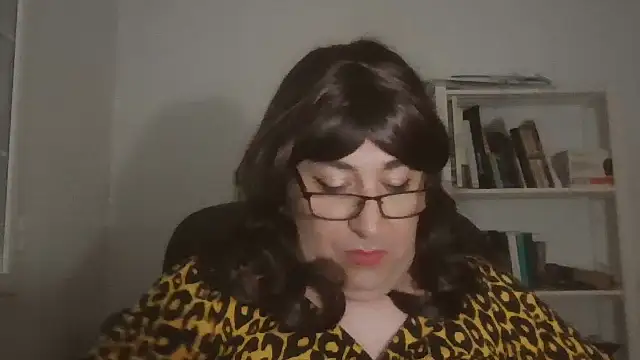 Snapshot of nataliacd chatting on 10.27.25 nataliacd online show from 10.27.25