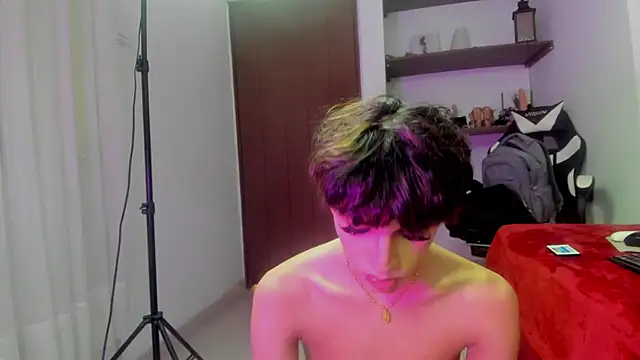 Snapshot of lightboy0 chatting on 09.25.25 lightboy0 online show from 09.25.25