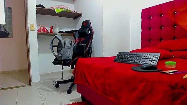 Snapshot of lightboy0 chatting on 10.27.25 lightboy0 online show from 10.27.25