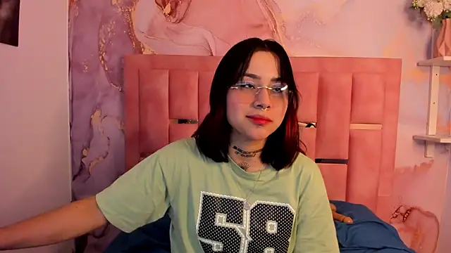 Snapshot of Nixielee__ chatting on 09.13.25 Nixielee online show from 09.13.25