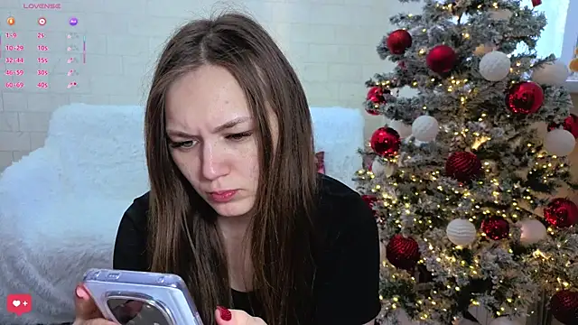 AlisaWyn online show from 12.16.25