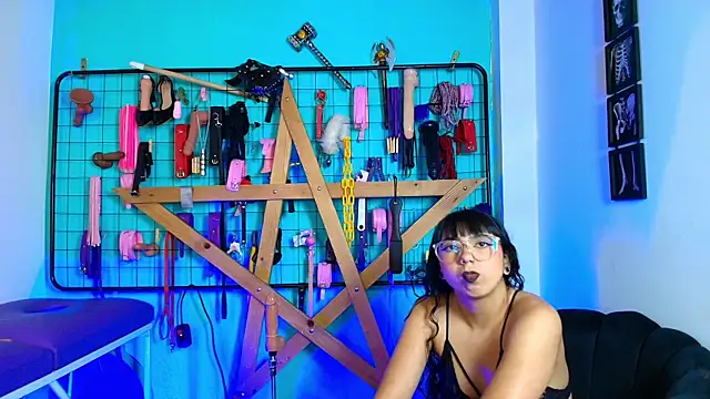 Mrmia bdsm extreme online show from 10.18.25
