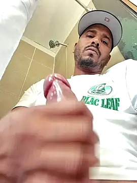 Danypeluche online show from 10.18.25