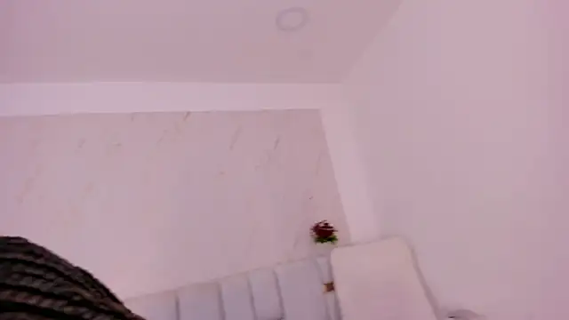 Snapshot of ThaliaOcean chatting on 09.22.25 ThaliaOcean online show from 09.22.25