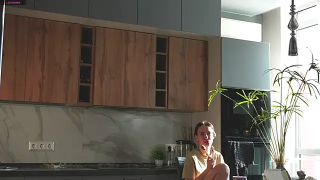 Anny Molly online show from 11.16.25