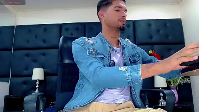 StivBigCock online show from 09.26.25