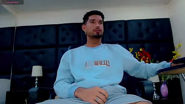 StivBigCock online show from 09.27.25