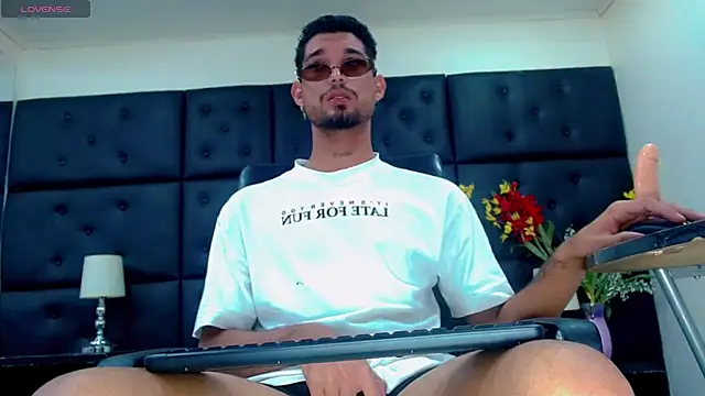 StivBigCock online show from 09.30.25