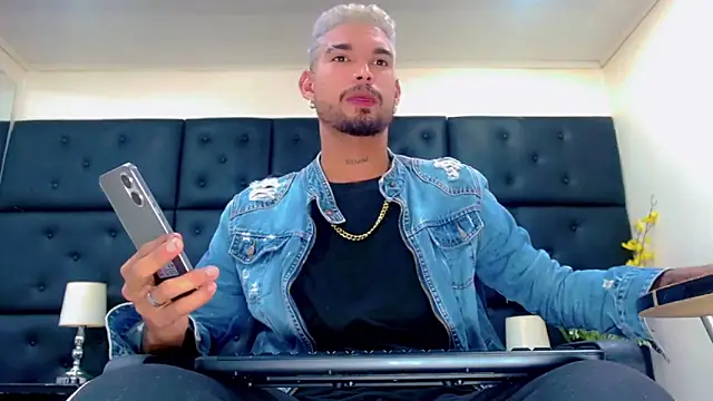 StivBigCock online show from 10.05.25