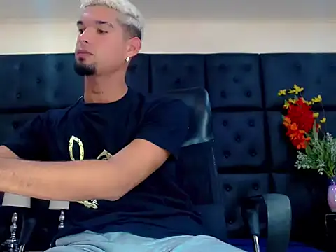 StivBigCock online show from 10.28.25