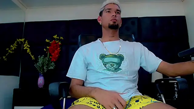 StivBigCock online show from 10.30.25