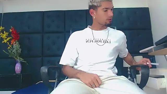 StivBigCock online show from 11.02.25