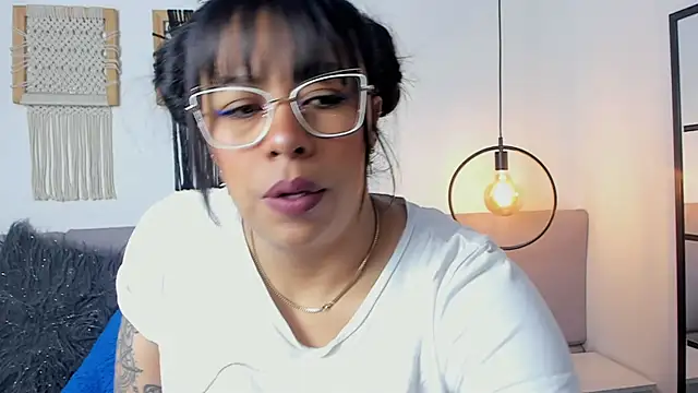 Ashley owens   online show from 09.09.25