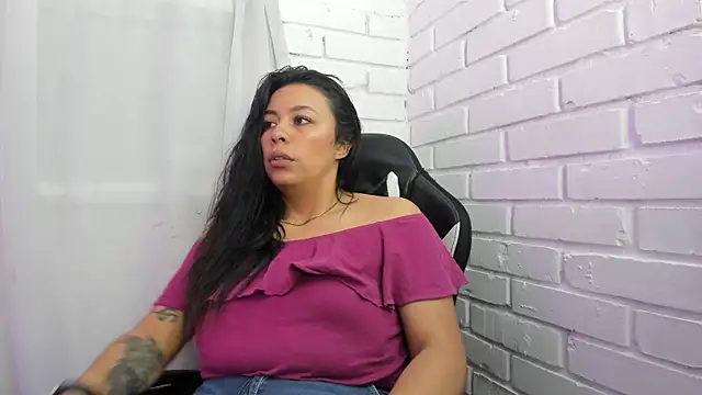 Ashley owens   online show from 09.16.25